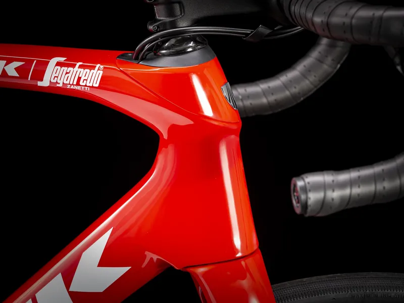 Trek Domane SLR 7 Disc Carbon Road Bike 2021 in Red and Black -5